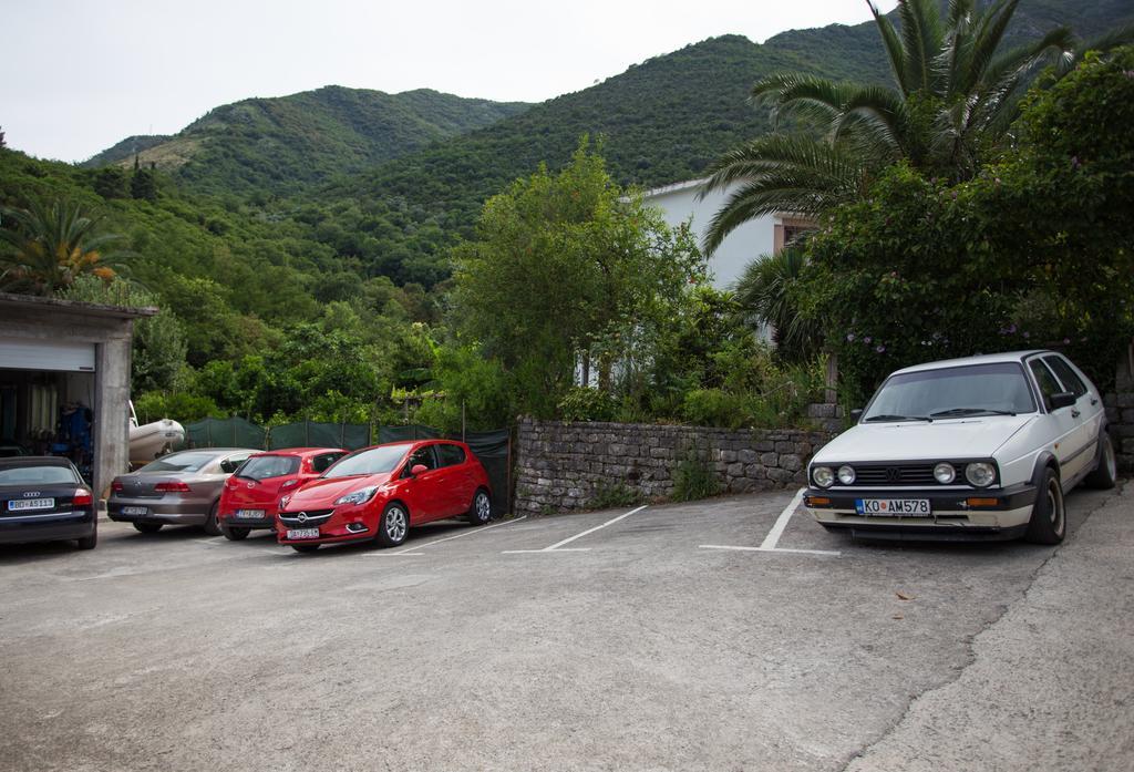 Djurovic Apartments Montenegro โกตอร์ ภายนอก รูปภาพ