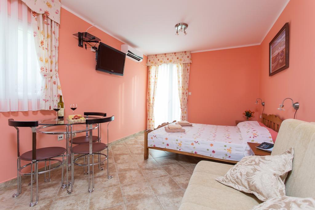 Djurovic Apartments Montenegro โกตอร์ ภายนอก รูปภาพ